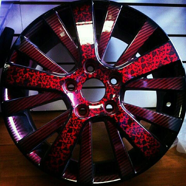 Бизнес с небольшими вложениями на старте и без расходов на аренду востребован больше всего у молодых предпринимателей, ограниченных в бюджете на запуск. Расскажем, как открыть простой и нетребовательный бизнес на услугах иммерсионной печати.