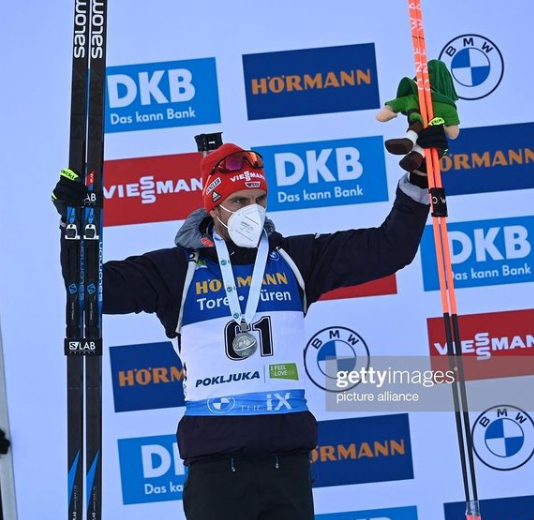 Арнд Пайффер получает серебряную медаль ЧМ-2021.