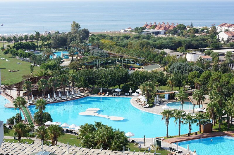 Lara Barut Collection