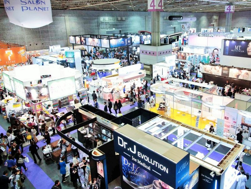 выставка канцелярии, залы