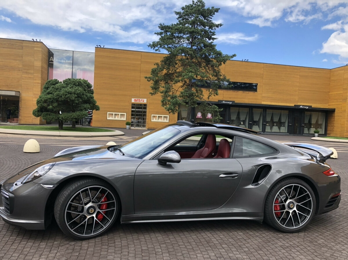 Порше 911 серый