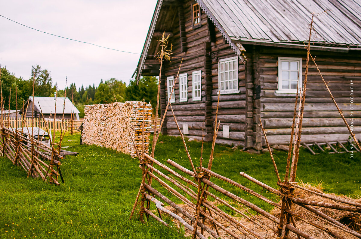 Деревне недалеко от минска. Кинерма. Деревня Кинерма. Кинерма калитки.