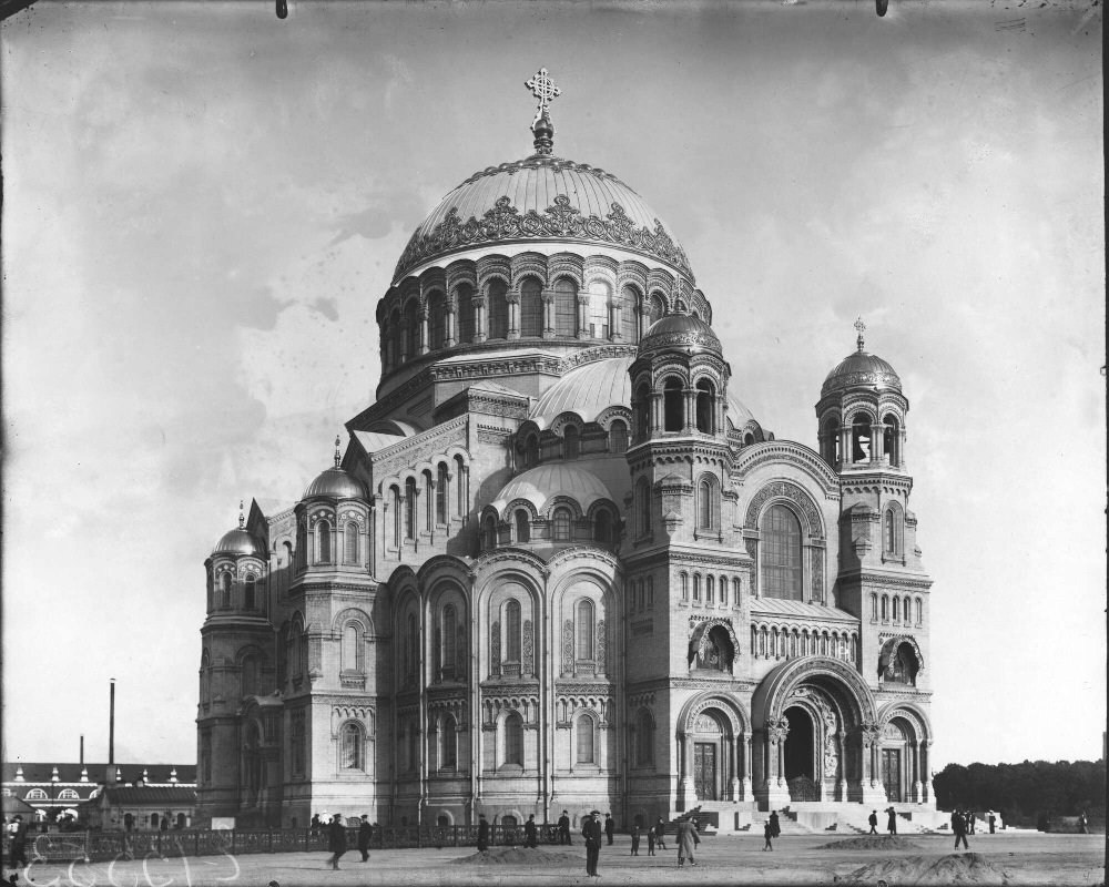 Из экспонатов выставки. Кронштадский Морской собор. Фото ателье Буллы, 1913 г. С сайта rosphoto.org