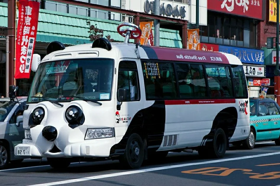 Japan bus. Что такое автовокзал в Японии. Городской автобус Токио. Автобусы в Японии. Школьные автобусы в Японии.