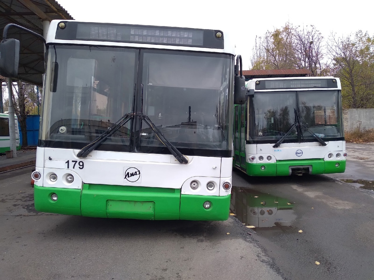 Автобусы ЛиАЗ-5292.21 из первой партии в Донецке, фото Дмитрий Ягодкин