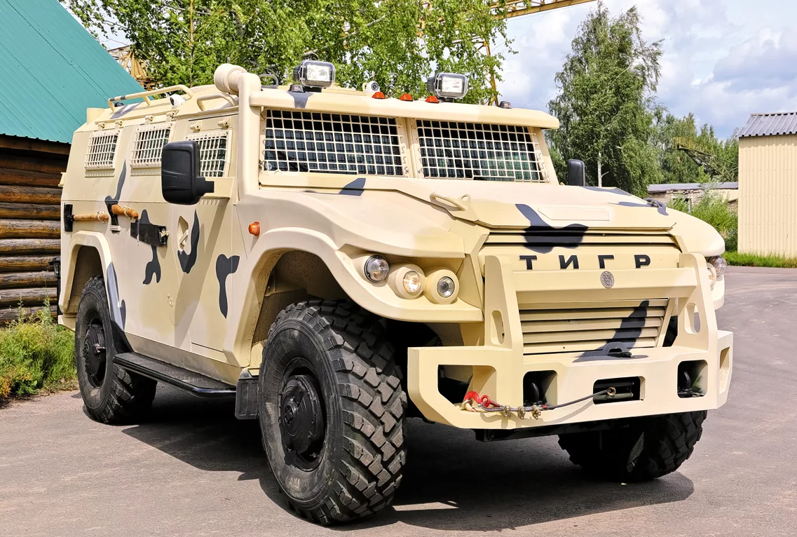 Цвет военных машин. Внедорожник «тигр» (ГАЗ-2330). ГАЗ 2330 тигр армейский. ГАЗ 2330 тигр 2. ГАЗ-233001 «тигр».