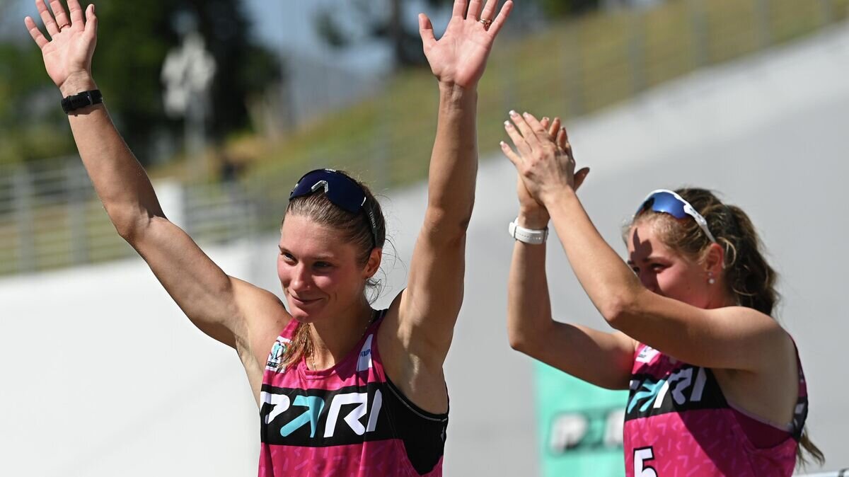    Слева направо: Ирина Казакевич (Россия) и Анастасия Батманова (Россия)© РИА Новости / Алексей Филиппов