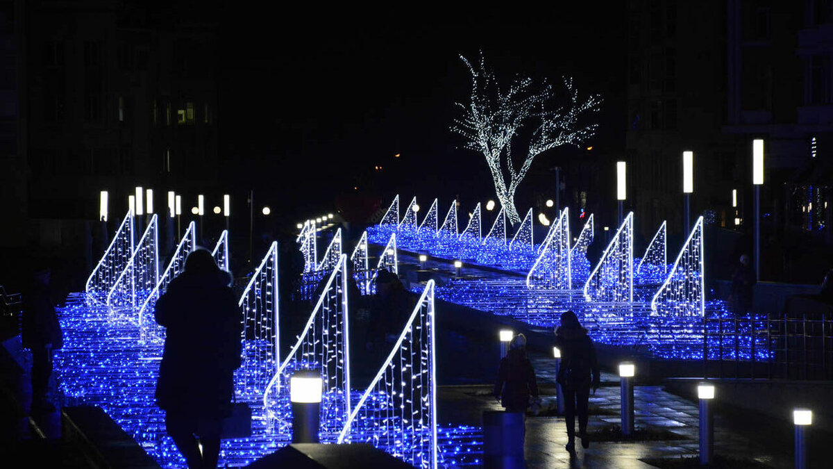     В краевой столице уже установили световые инсталляции на фонтанах, об этом сообщила мэрия Ставрополя.