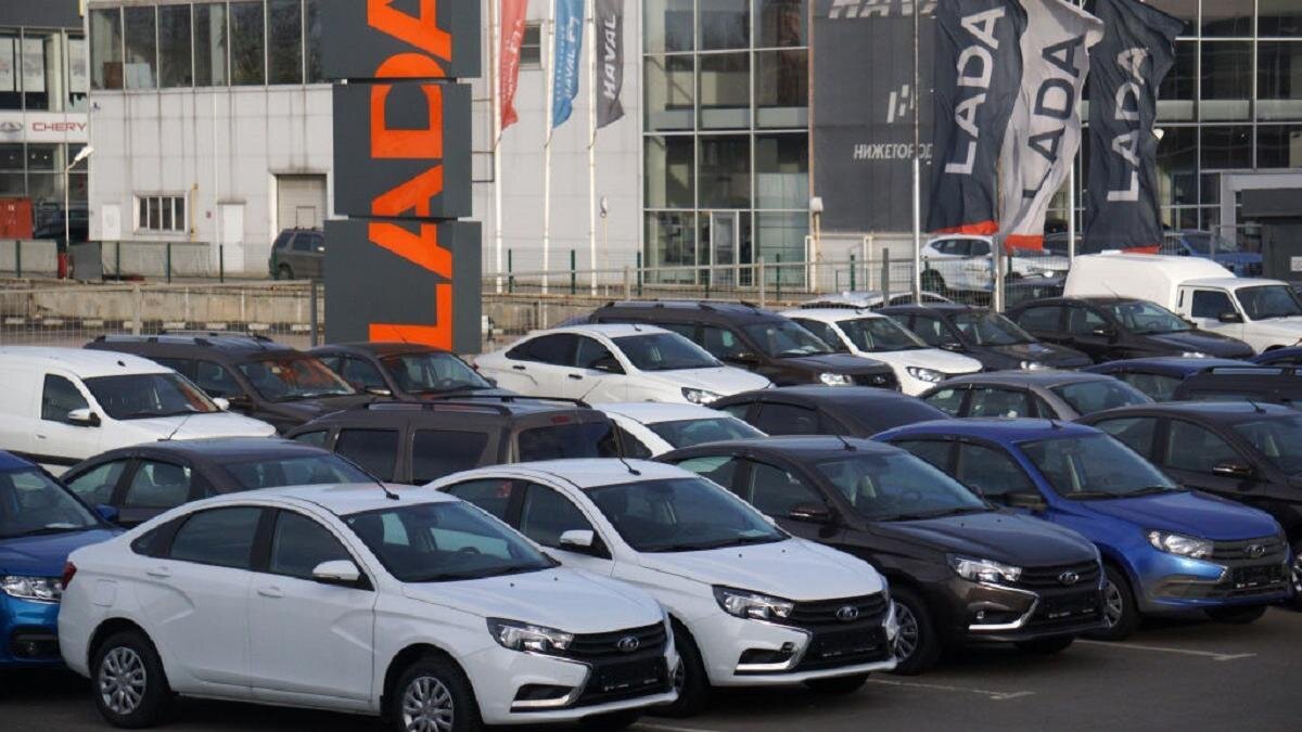    Автомобили Lada:Konstantin Zavrazhin / Contributor / Getty Images