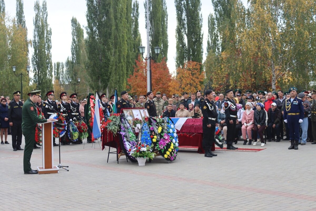 город скорбит. пожарные в метро технологический институт. наталья шульгина пгниу похороны. в новокуйбышевске простились. город скорбит.