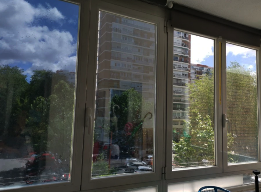 а это так у дочери соседки в квартире, практично и симпатично =)