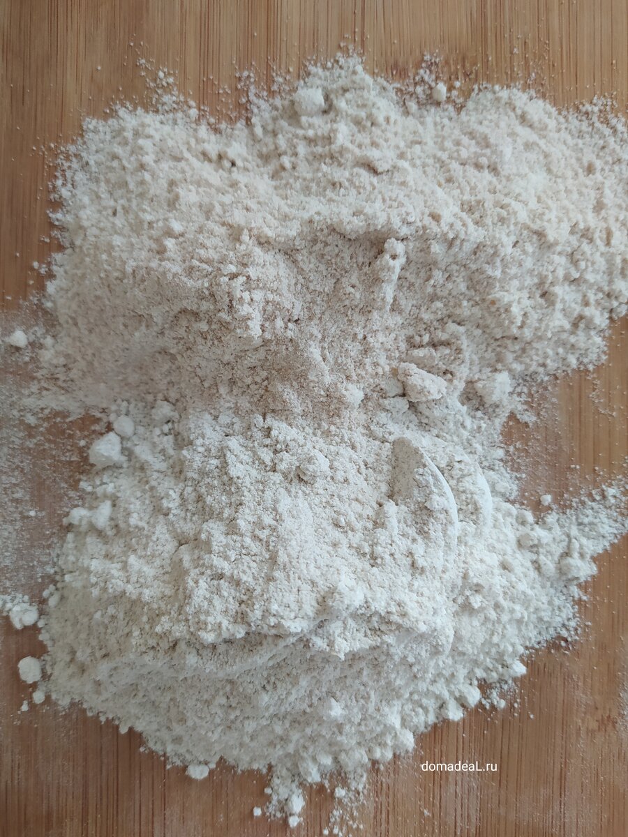 сверху - цельзерновая, снизу - ржаная мука