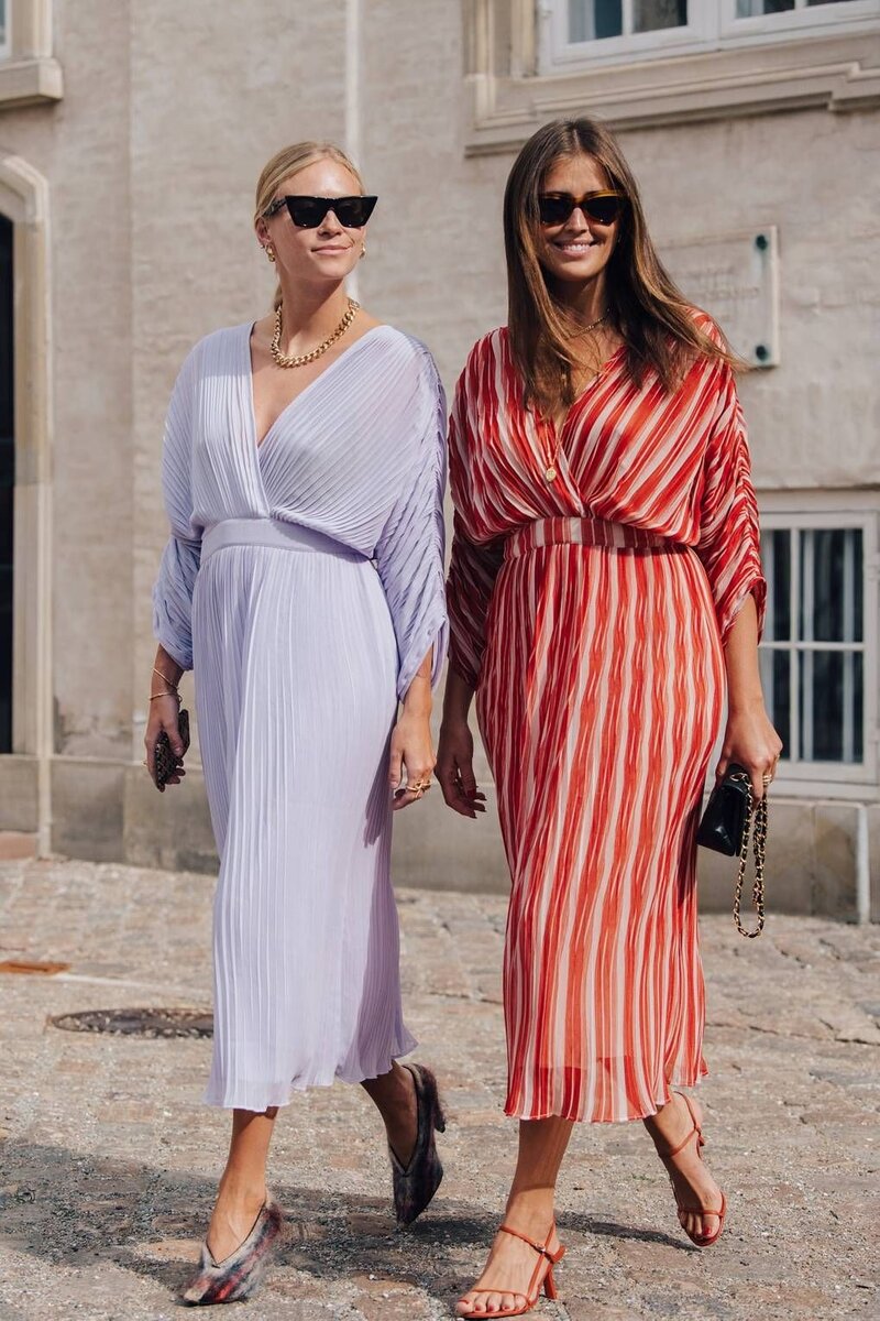 А вы знали, что плиссированная ткань при правильной посадке - лучшее сдество хорошо подать фигуру?