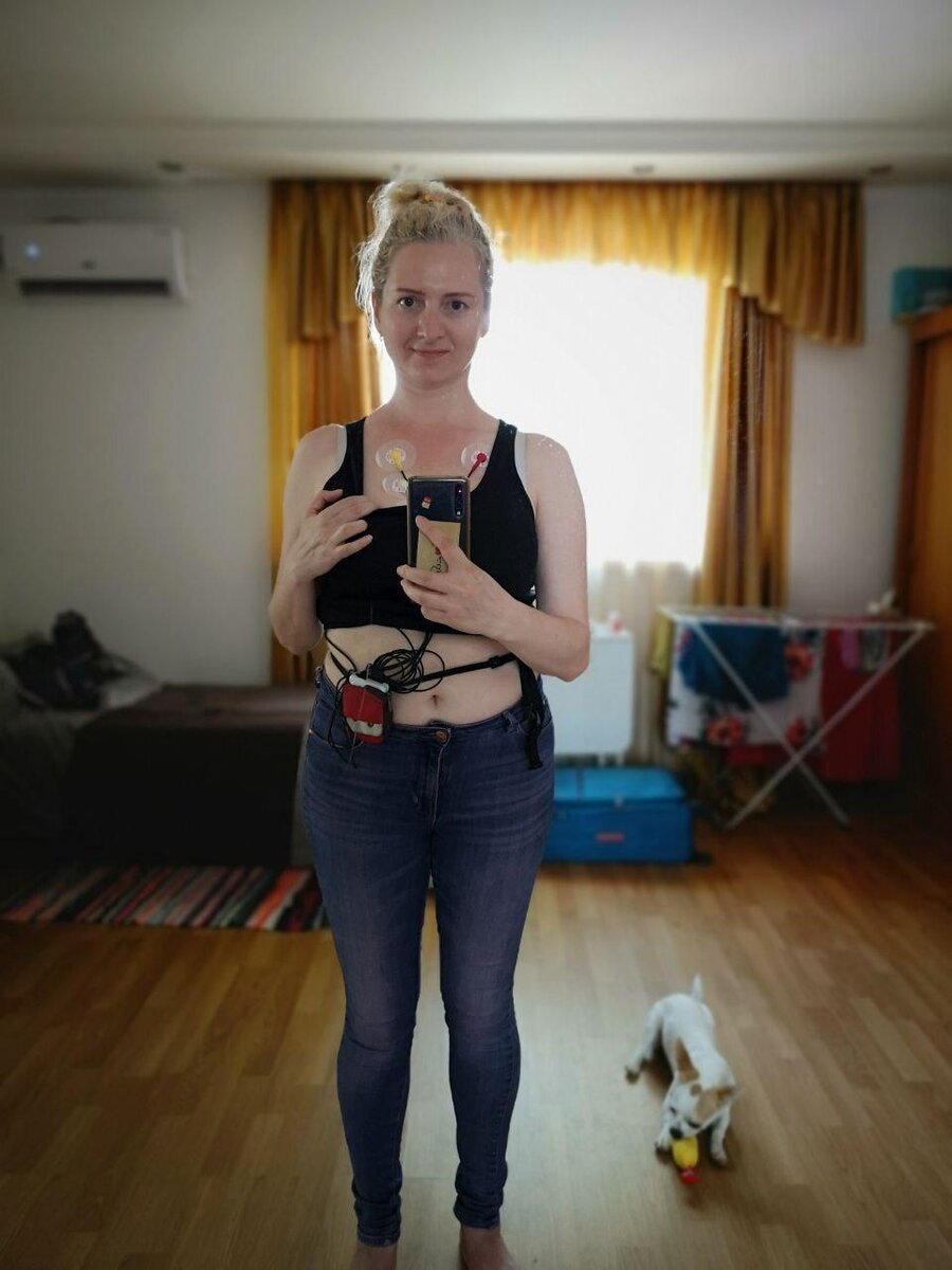 дома сделала фото, на котором видно ещё  прибор и провода 