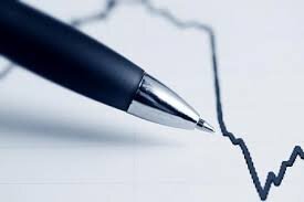 Кривая  доходности облигаций представляет собой графическое изображение уровня  их прибыльности в процентном отношении, которая зависит от периода их  погашения. Как правило, сравниваются бумаги определенного эмитента (к  примеру, эмитента гособлигаций) либо нескольких, однако, относящихся к  одной отрасли.
 Проще говоря, с помощью такого графика инвестор получает возможность  провести оценку привлекательности определенных активов и сделать выбор в  пользу самых выгодных для инвестирования.
 Классические кривые доходности облигаций   представлены в следующих видах: нормальная и перевернутая.