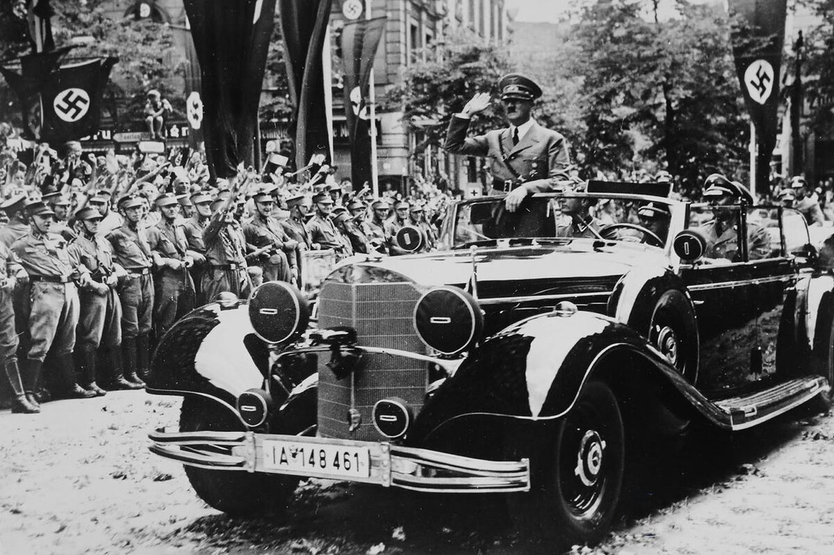 Источник: https://mda-tech.ru/mercedes-benz-770k-grosser-offener-tourenwagen-1939/