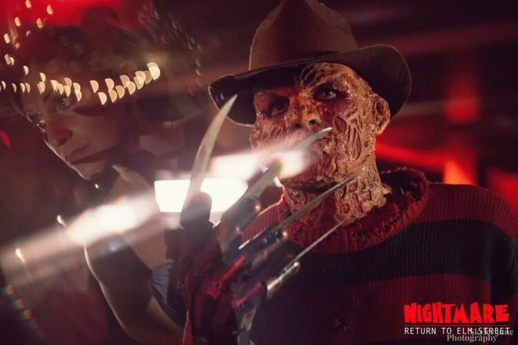 Недавно стало известно, что кинокомпания New Line Cinema собирается запускать новый фильм «Кошмар на Улице Вязов» в 2020 году (точная дата выхода, состав актеров и трейлер ожидаются позже). Отметим, что старый ремейк, который был отснят относительно недавно – в 2010 году, получил массу негативных отзывов от поклонников и фанатов франшизы.