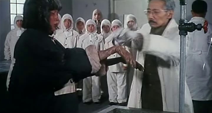 кадр из к/ф ЧЕЛОВЕК ПОЗАДИ СОЛНЦА /HEI TAI YANG 731/, реж. Тун Фей Моу, 1988