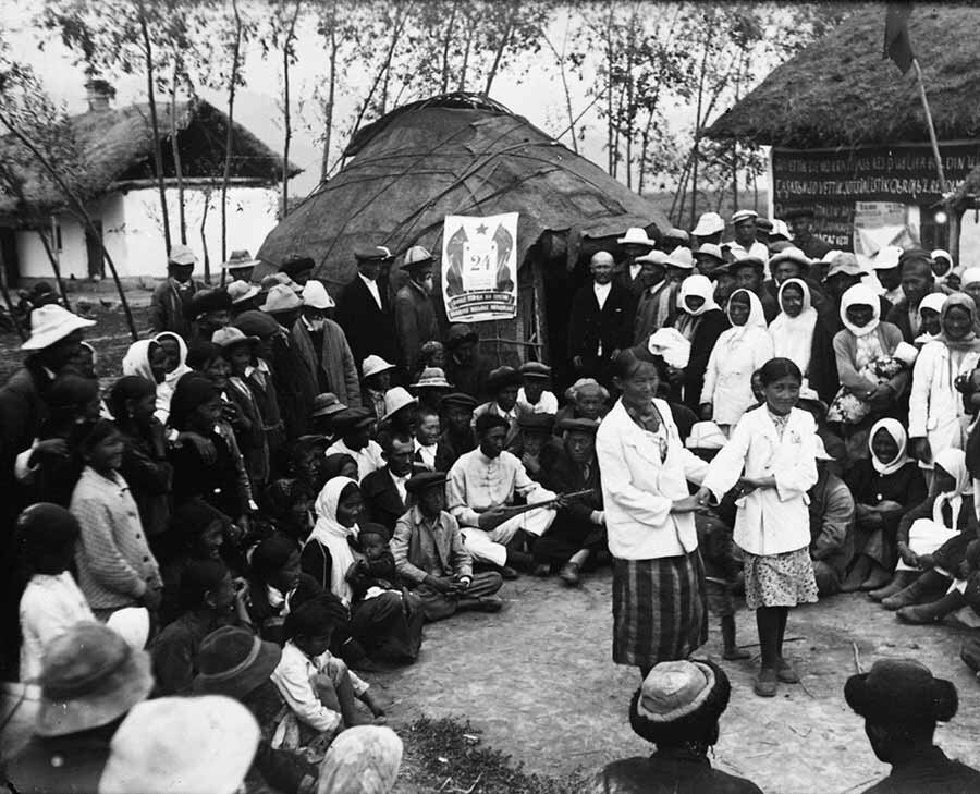 Торжества в день выборов в Верховный Совет Киргизской ССР в колхозе им. Г. Чичерина