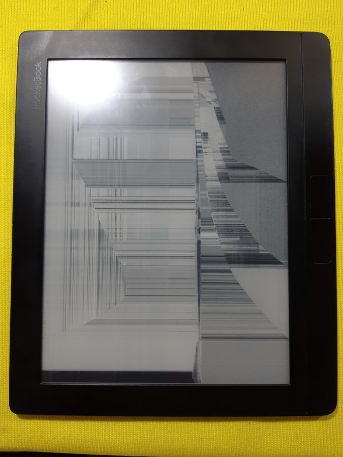 В таком виде книга Pocketbook InkPad 2 поступила в ремонт