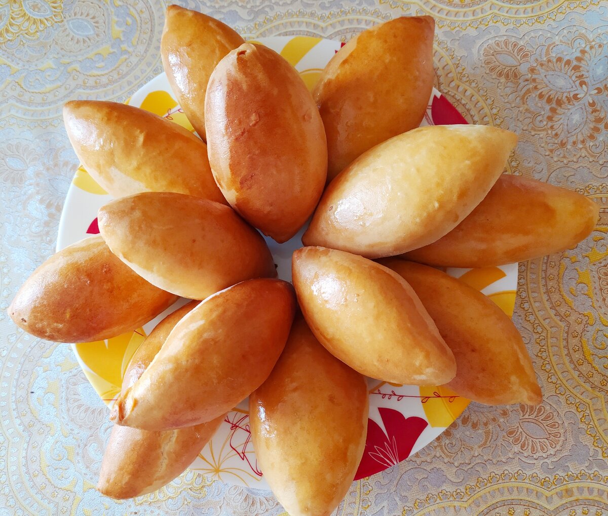 пирожки с яйцом и луком                                     