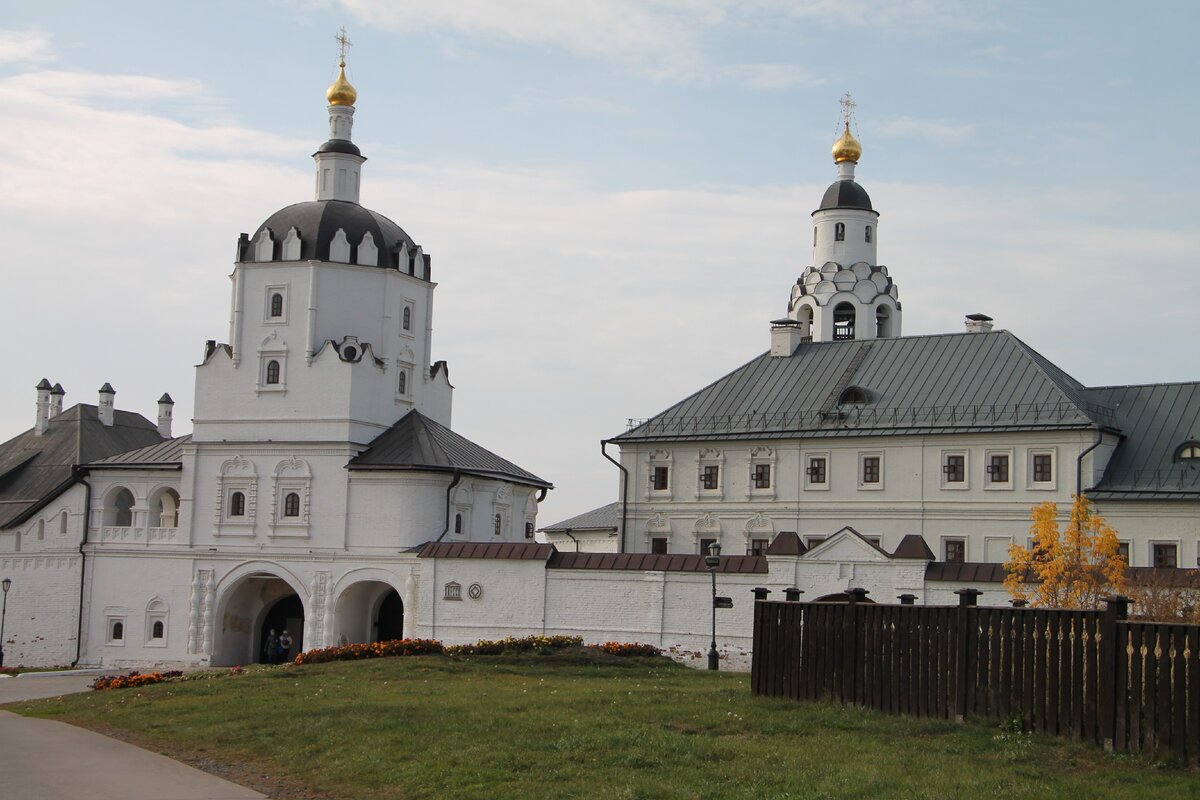 Основание свияжска. Крепость Свияжск 1551. Свияжский монастырь в Казани. Свияжск 16 века. Свияжск остров-град.