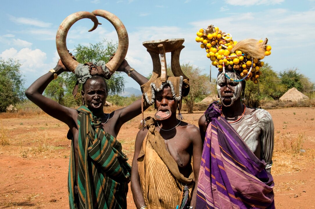 Ethiopia country. Федеративная Демократическая Республика Эфиопия. Этническая группа Мурси Эфиопия. Абиссиния Эфиопия. Эфиопия необычные традиции.