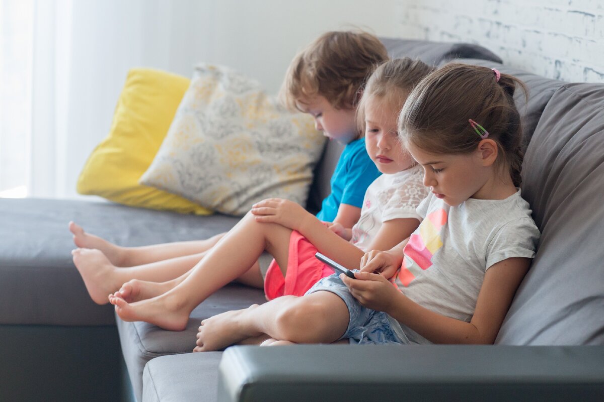 Брать больного ребенка - опасный знак.