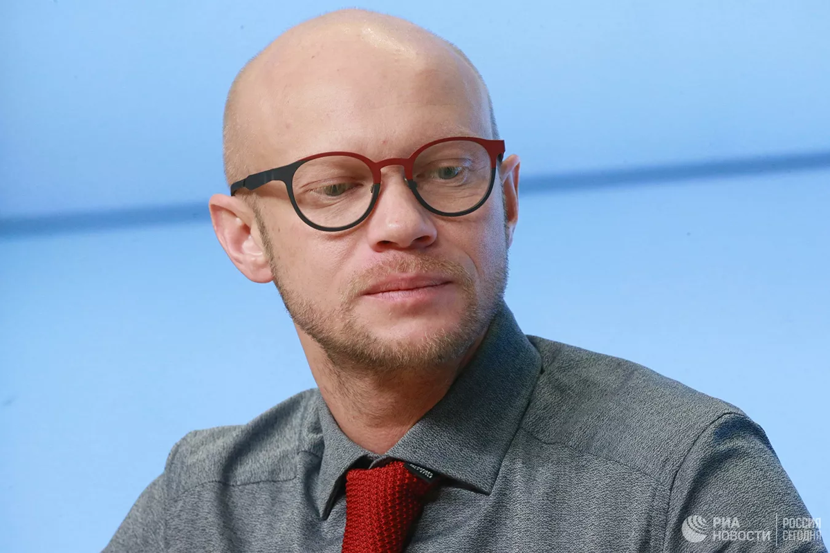 Он самый, Переосмысливает свою жизнь на фото с РИА-Новости