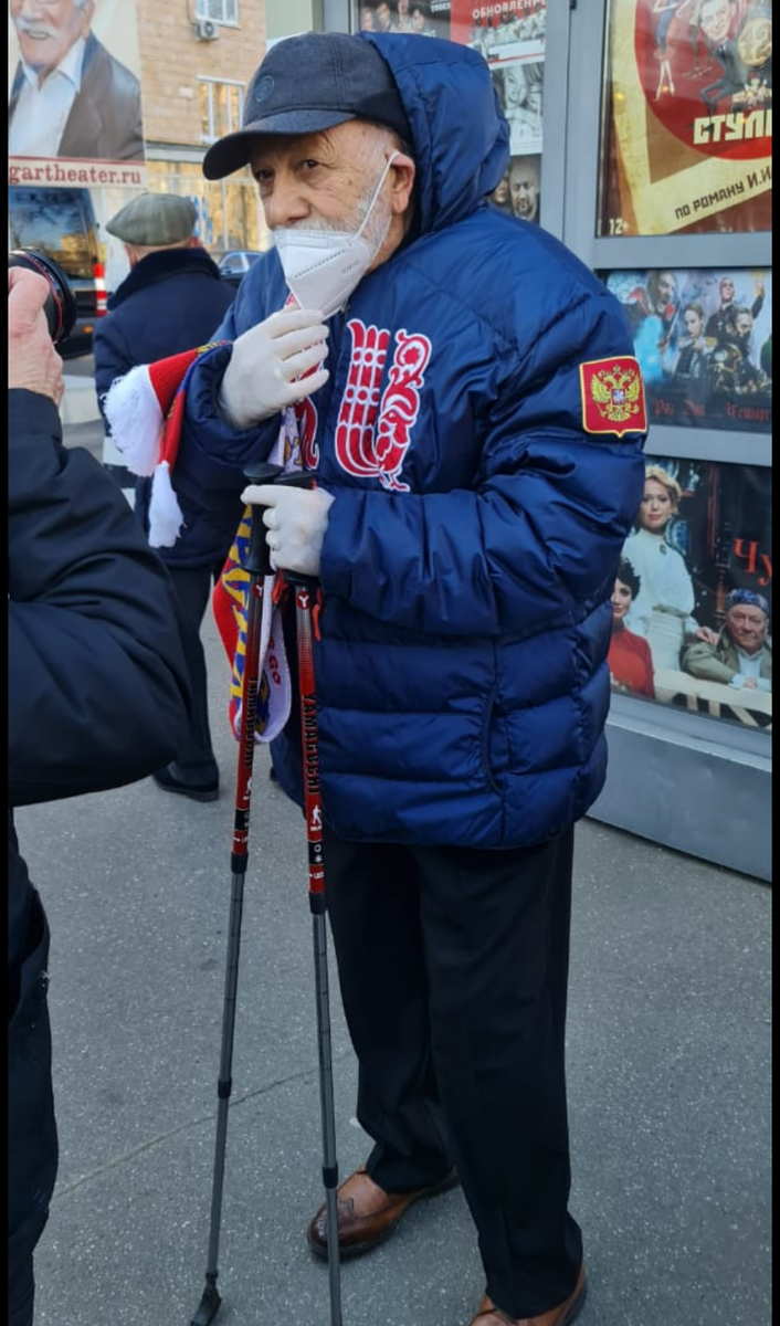 Бедрос Киркоров на прощании с Джигарханяном (фото дзен-канал Только звезды"