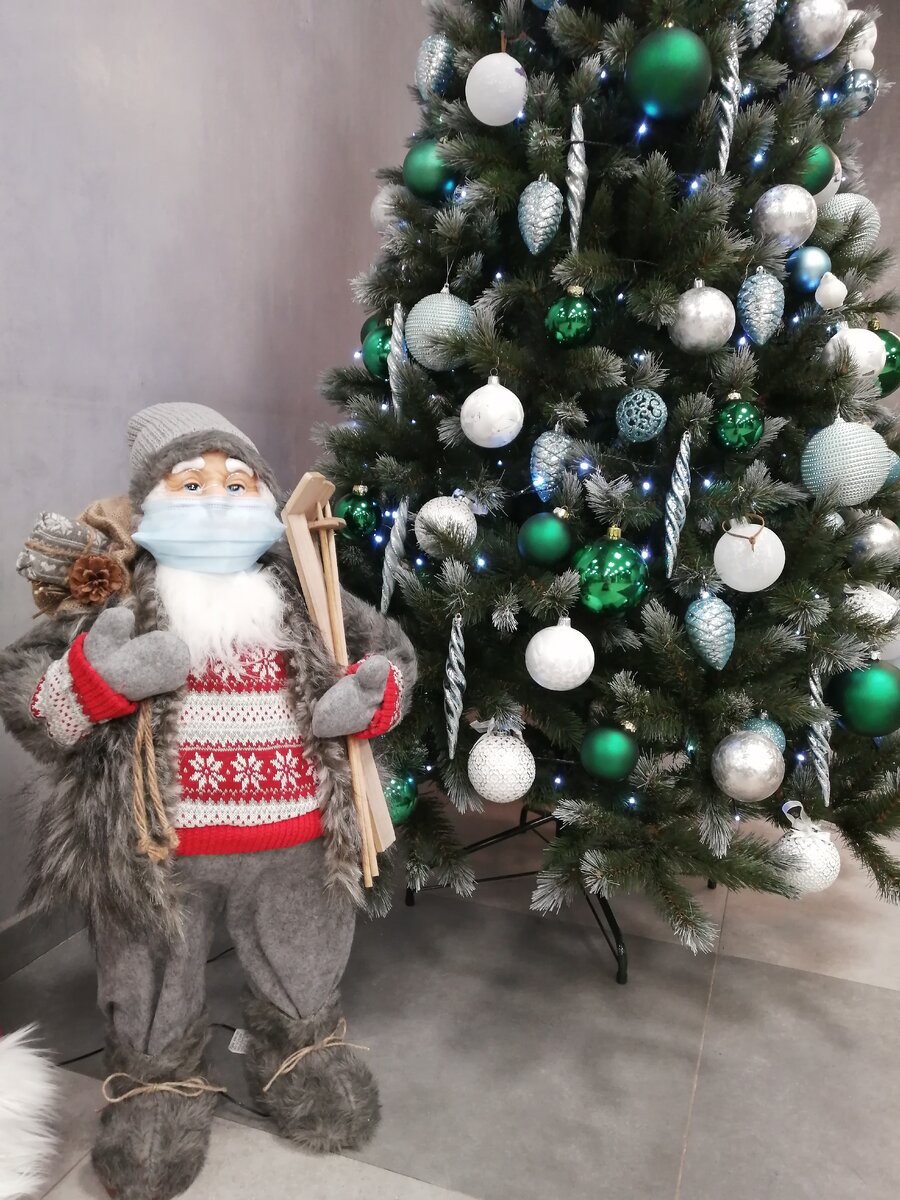 Ёлочки уже украшены