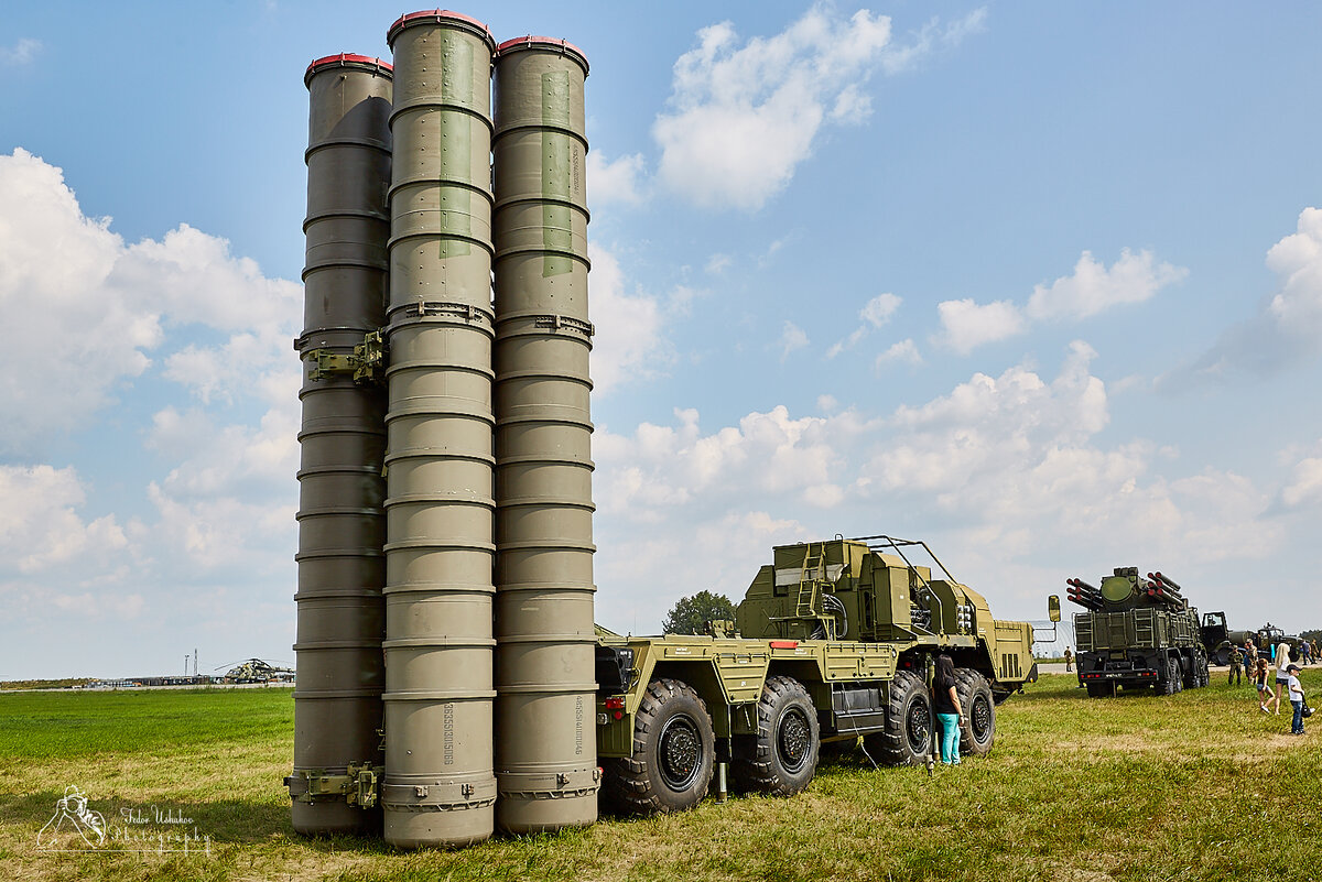 С 400 количество. С-400 ракетный комплекс. C400 Триумф. С-400 Триумф. Комплекс ПВО С-400 Триумф.