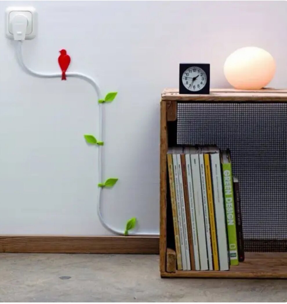 Оригинальное украшение открытого провода