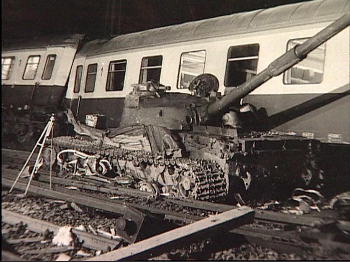 Фото из сети. Тот самый "абордаж" 1988 года.