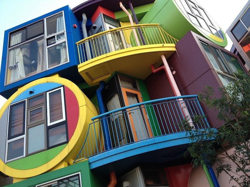 Жилой комплекс "Обратимой судьбы"  в Японии.