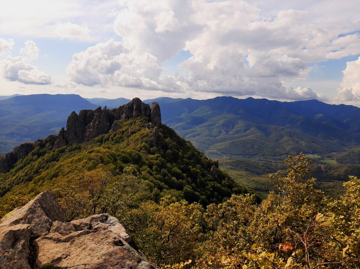 Вид на гору Индюк с Индюшки.