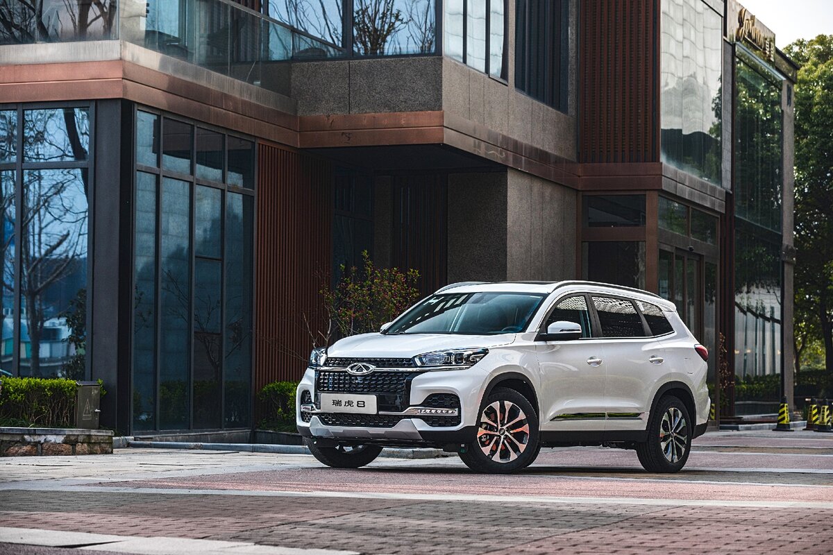 Семиместный городской кроссовер Chery Tiggo 8