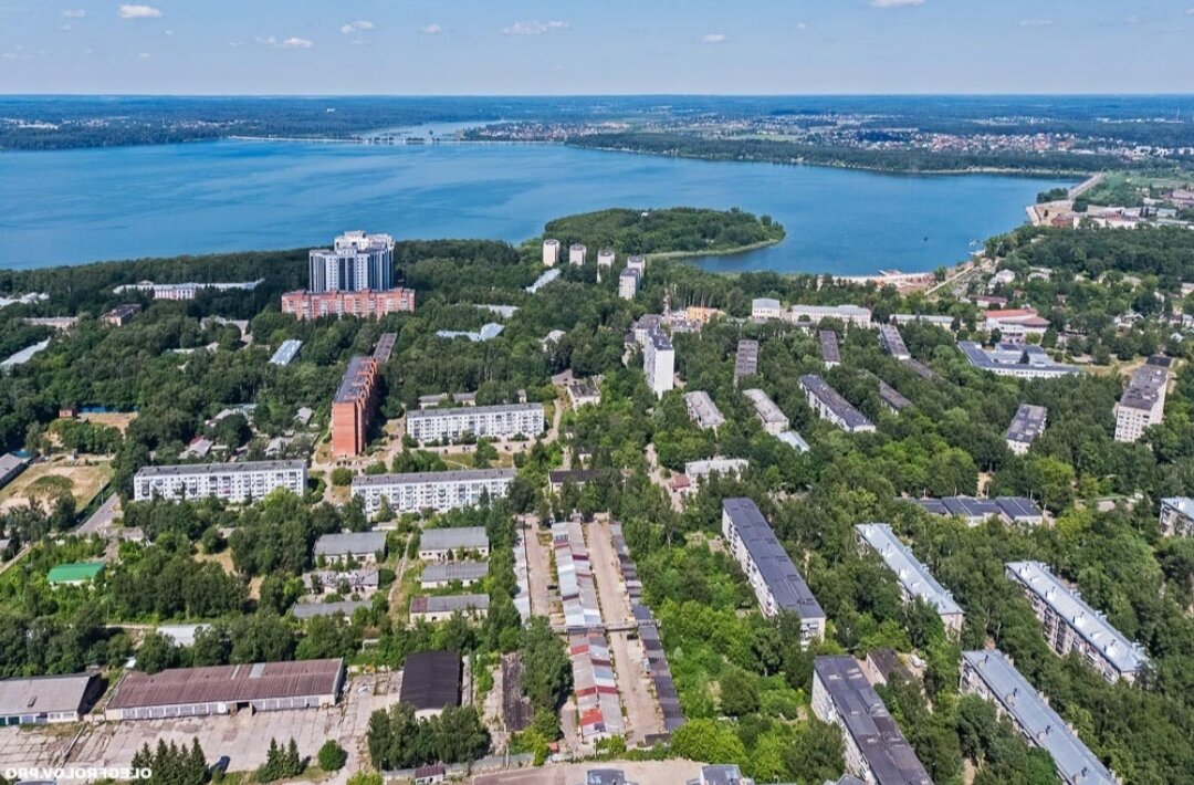 Мо место. Солнечногорск Московская область. Солнечногорск Московская область Сенеж. Соолнечногорск Моковская область. Солнечногорск с высоты птичьего полета.