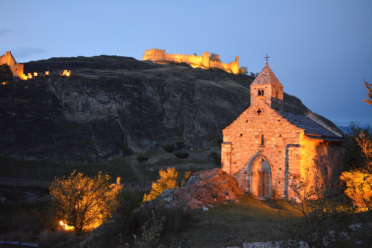 Château de Tourbillon, вид от Basilique de Valère