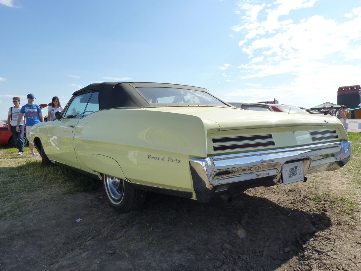 Понтиак Гранд Прикс  1967 года 