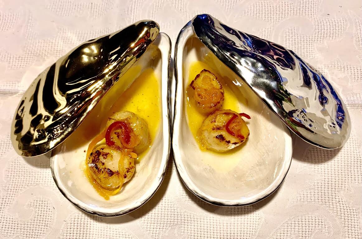 Морские гребешки жаренные с апельсиновым соусом/ Кухня Дилетантов Фотография: Алёна Андреева