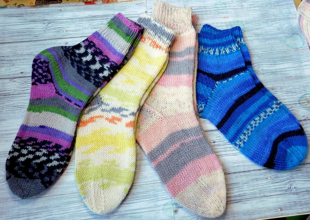 Вяжем носки из ализе. Носки спицами из пряжи ализе супервош. Носки из ализе супервош 7650. Носки пряжей супервош ализе. Носочная пряжа ализе супервош.