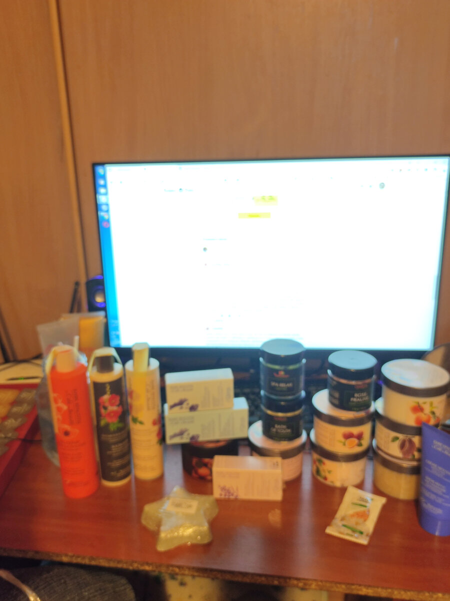 шампуни, скрабы, крема, сыворотки, и масла для ванны