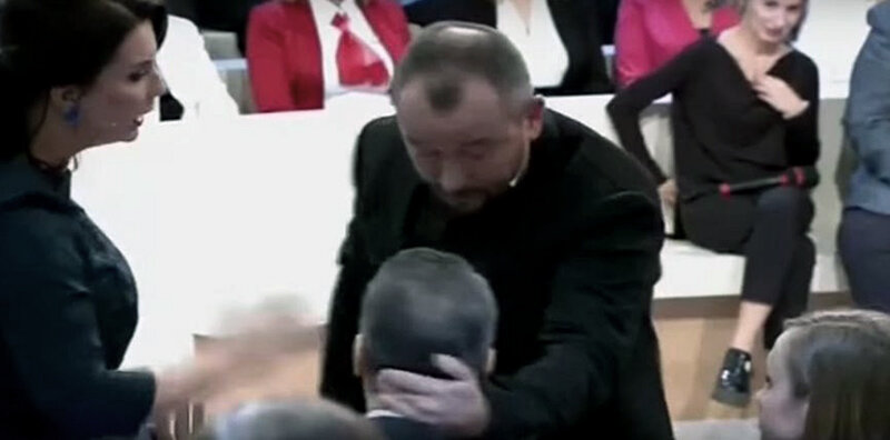 Каждому гарантируется свобода слова... Кроме вот тебя...
