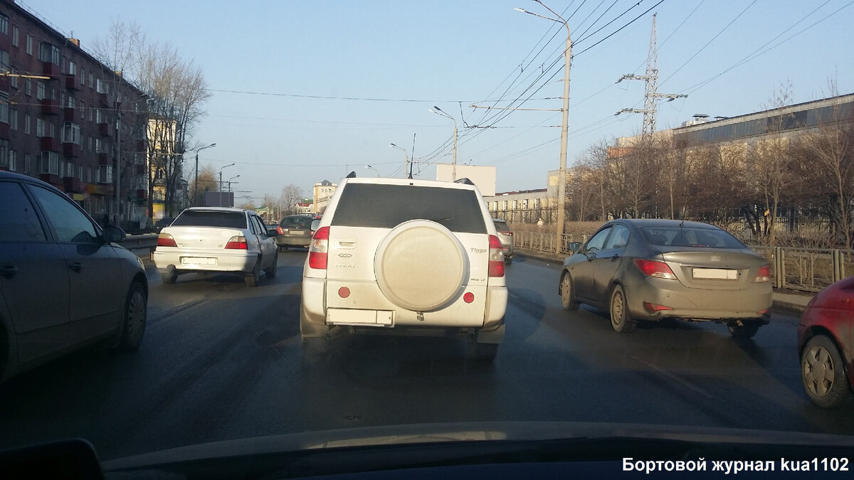 Chery Tiggo перенял очень многие технические решения, реализованные в Toyota RAV4. Автор фотографии kua1102