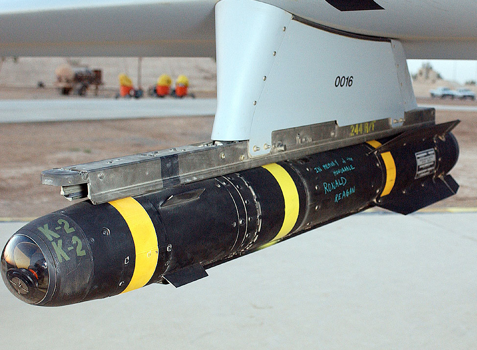 AGM-114 Hellfire. AGM-114 «Хеллфайр». ПТУР AGM-114 Hellfire. Ракета Hellfire AGM-114r9x. Звук бомбы ракет