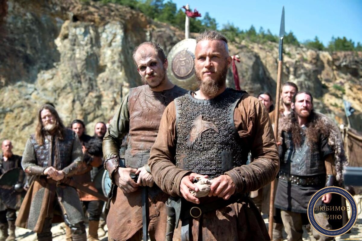 Тревис Фиммел в роли Рагнара Лодброка и Густаф Скарсгард в роли корабела-язычника Флоки (за ним). Картинка с сайта https://clck.ru/Wy9nt 
