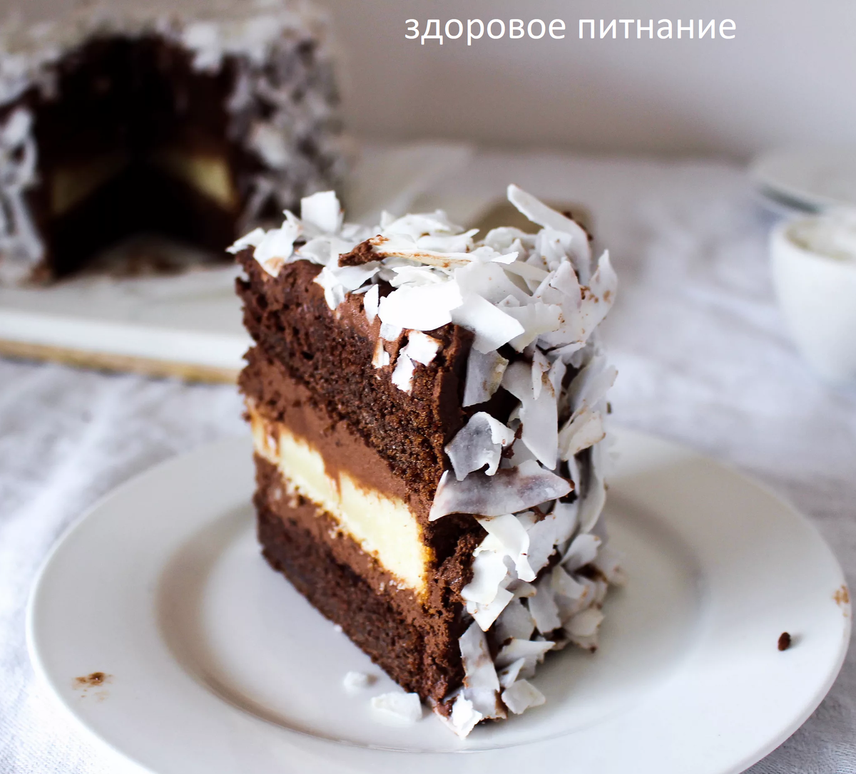 торт с украшениями по вкусу