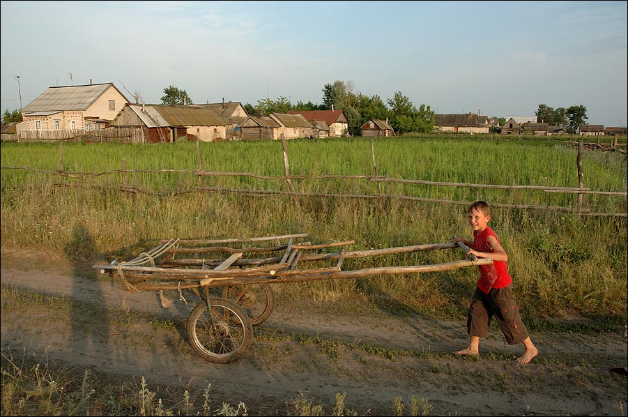 Делает с деревенской что хочет