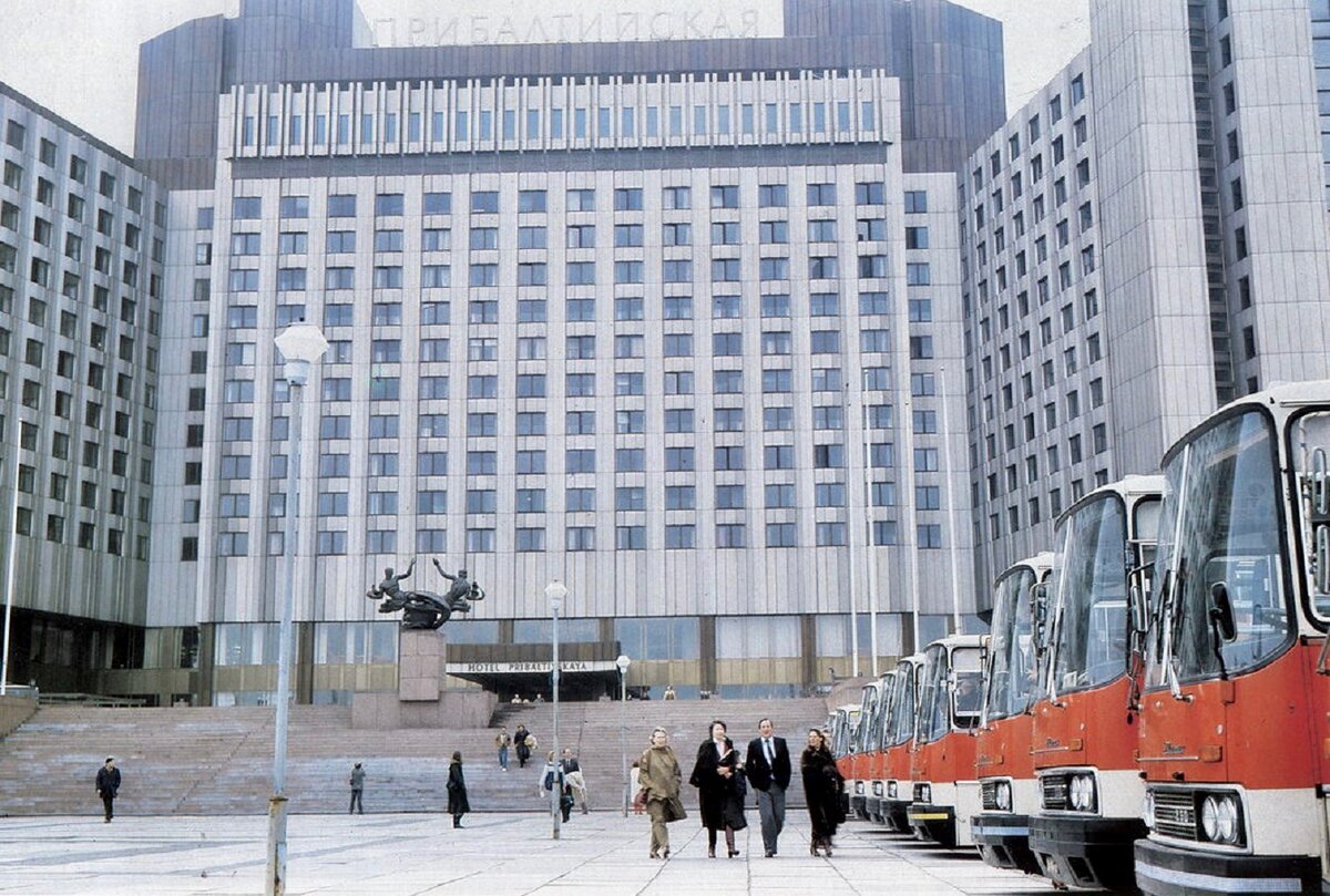 Гостиница в 1984 году
